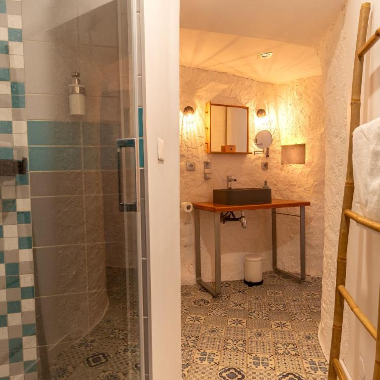 « La Grrr'Authentique » - Maison Troglodyte Unique - Maison 4 Chambres - 13