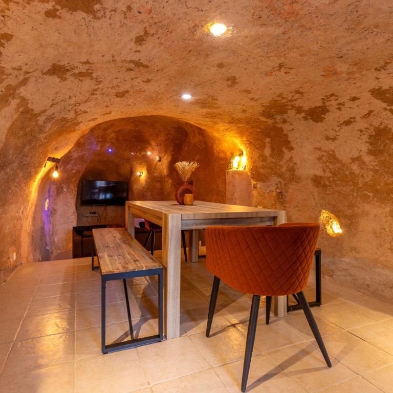 « La Grrr'Authentique » - Maison Troglodyte Unique - Maison 4 Chambres - 1