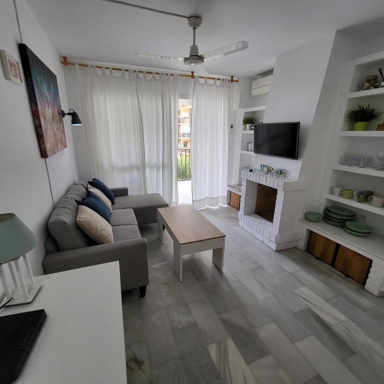 Apt Erisa en Torremolinos dos min de la playa, Puerto Marina - Casa de 2 dormitorios - 13
