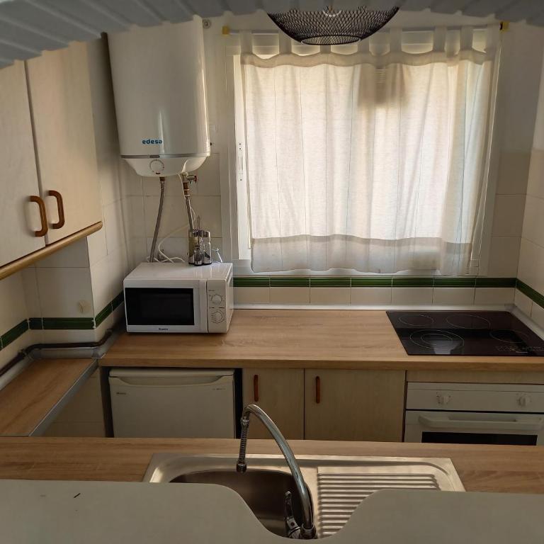 Apt Erisa en Torremolinos dos min de la playa, Puerto Marina - Casa de 2 dormitorios - 14
