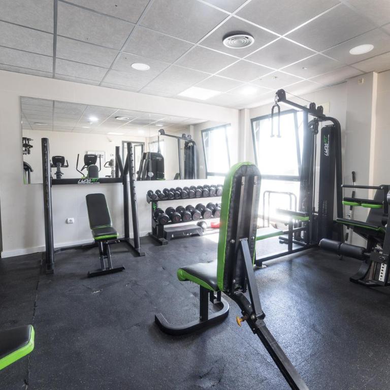 Apto. con piscinas y gym a 800 metros de playa - Apartamento de 2 dormitorios - 25