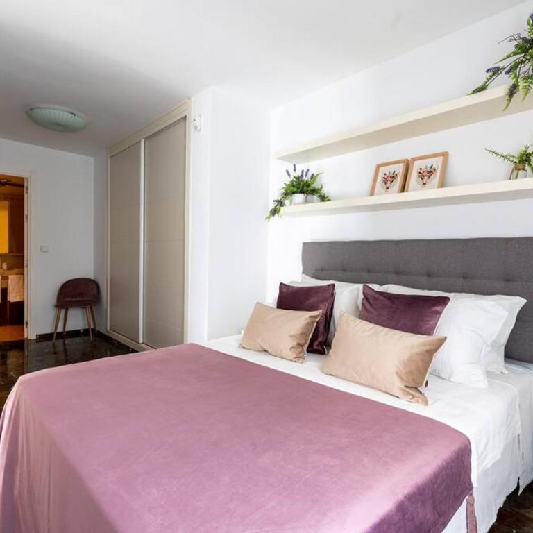 Behouse Sierpes - One-Bedroom Apartment - 12