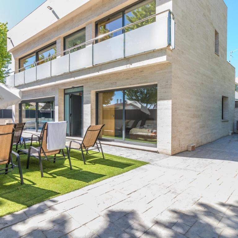 Villa de lujo. Piscina con jacuzzi. - Casa de 5 dormitorios - 33