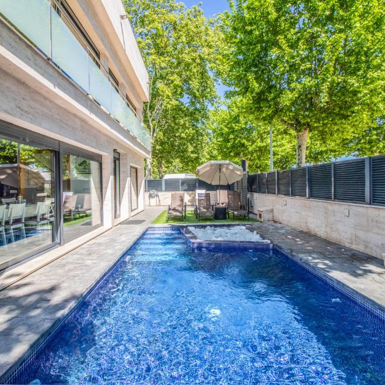 Villa de lujo. Piscina con jacuzzi. - Casa de 5 dormitorios - 1