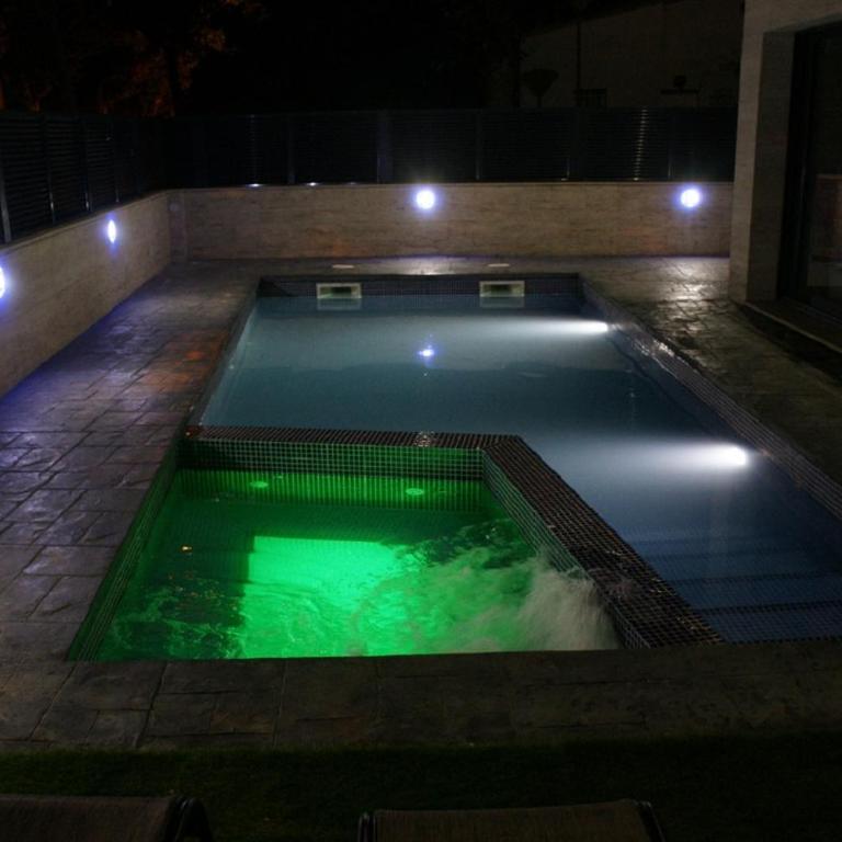 Villa de lujo. Piscina con jacuzzi. - Casa de 5 dormitorios - 44