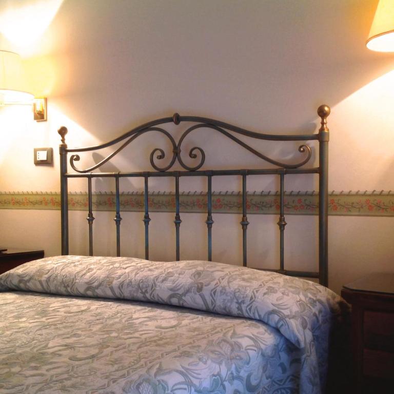 B&B Bruxelles Margherita - Camera Matrimoniale/Doppia con Letti Singoli con Bagno Privato Esterno - 2