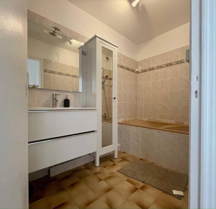 Tout proche gare et port, vue mer, clim et parking - Apartment mit 1 Schlafzimmer - 12