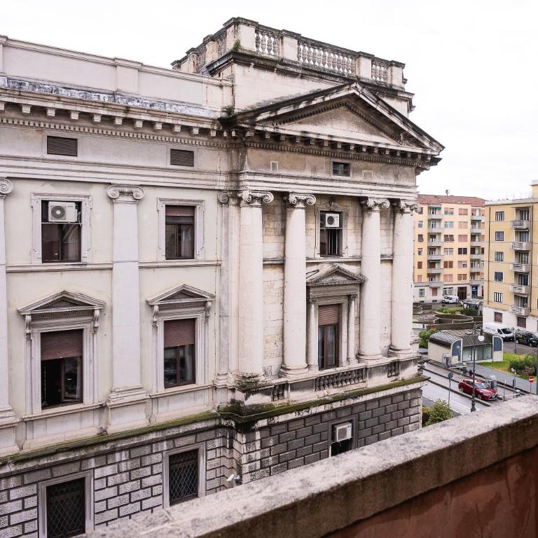 [700mStazioneCentrale]Ampio Trilocale con 2Balconi - Appartamento con 2 Camere da Letto - 11