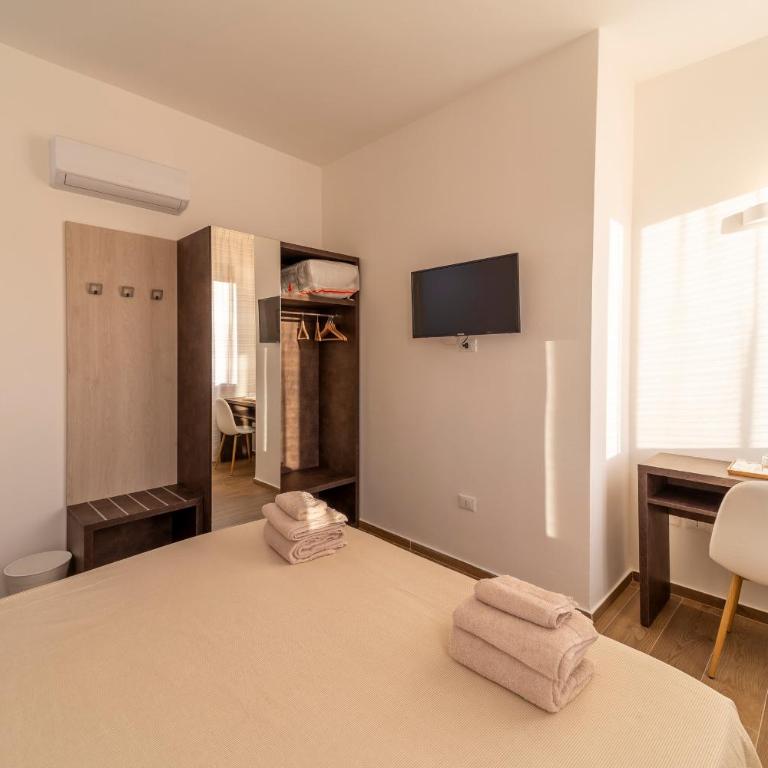Mentana Rooms - Camera Matrimoniale con Bagno Privato - 4