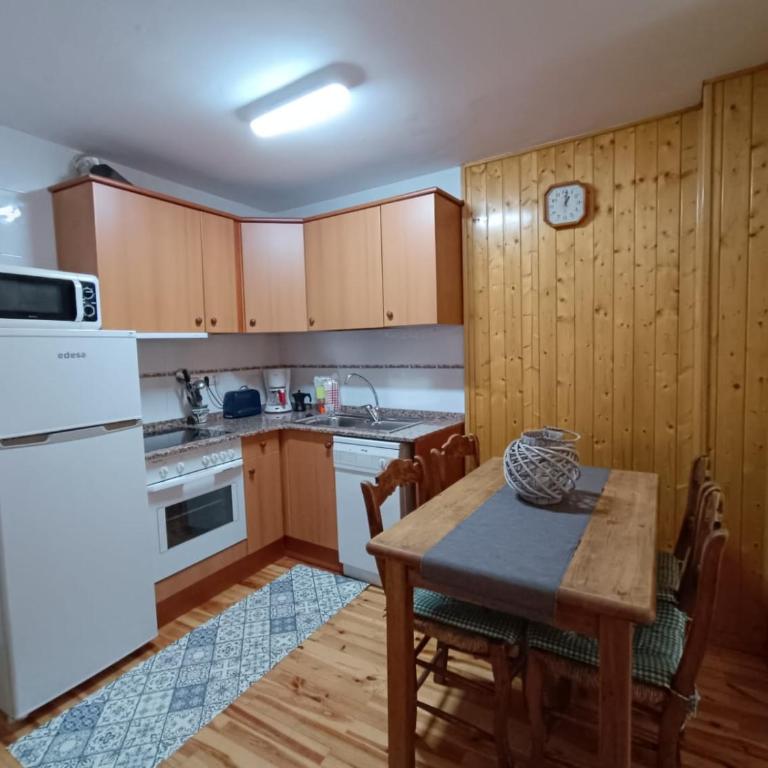 Inmocyma El Rinconcito de Benasque - Apartamento de 2 dormitorios - 13