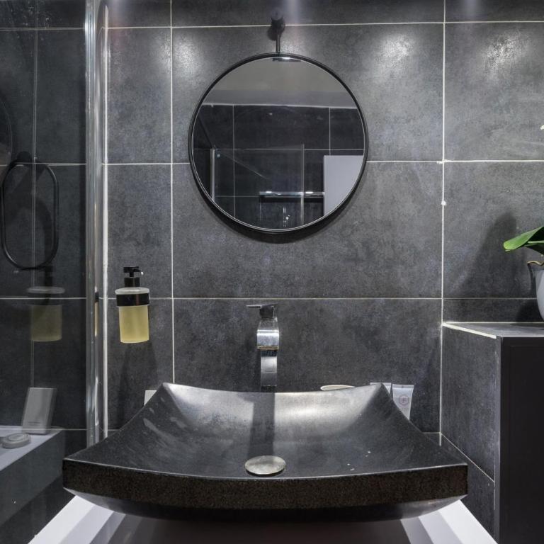 Appartement chic avec patio - 2BR 6P - Le Marais - Apartment - 21