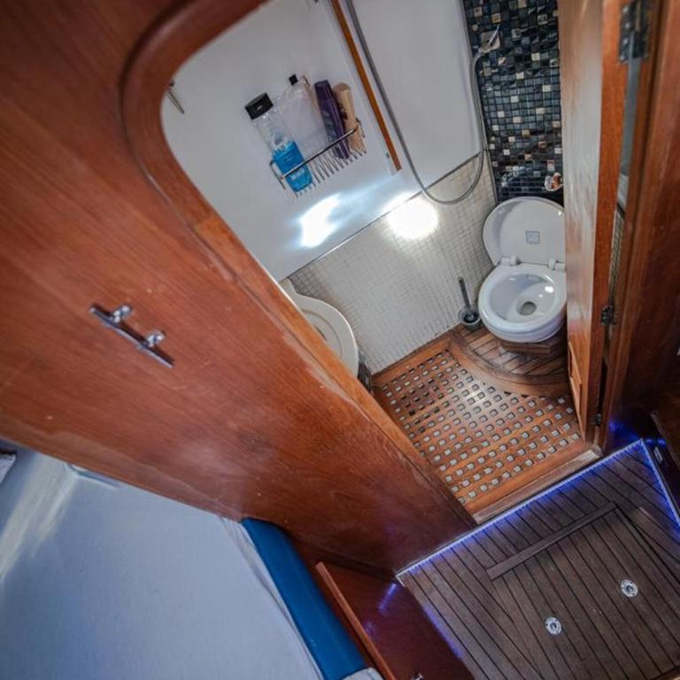The boathouse - Budget Double Room - 7