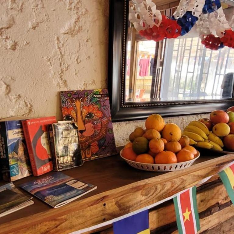 Hostal Sol y Luna - Descanso a 10 min del aeropuerto & Desayuno Incluido - Habitación Familiar con baño compartido - 28