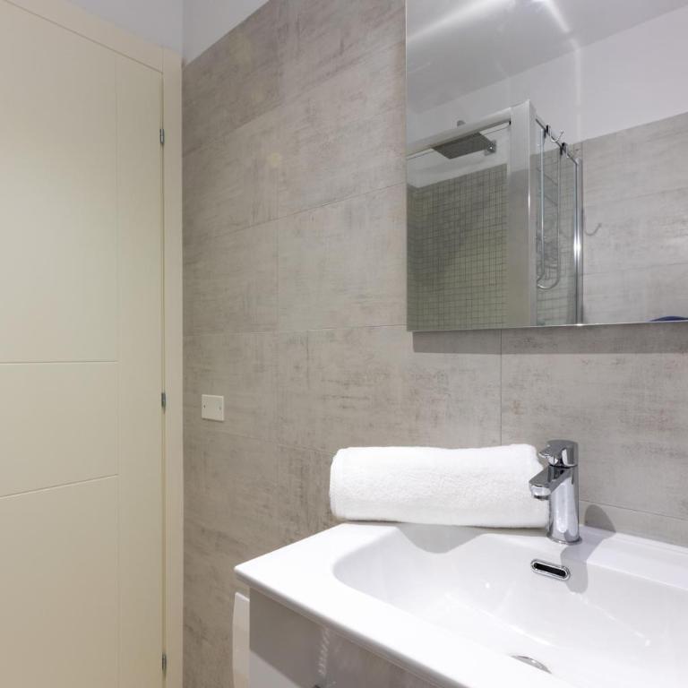 GuestHost - Quartu Sant'Elena Roomy Flat with Private Parking! - Appartamento con 2 Camere da Letto - 14