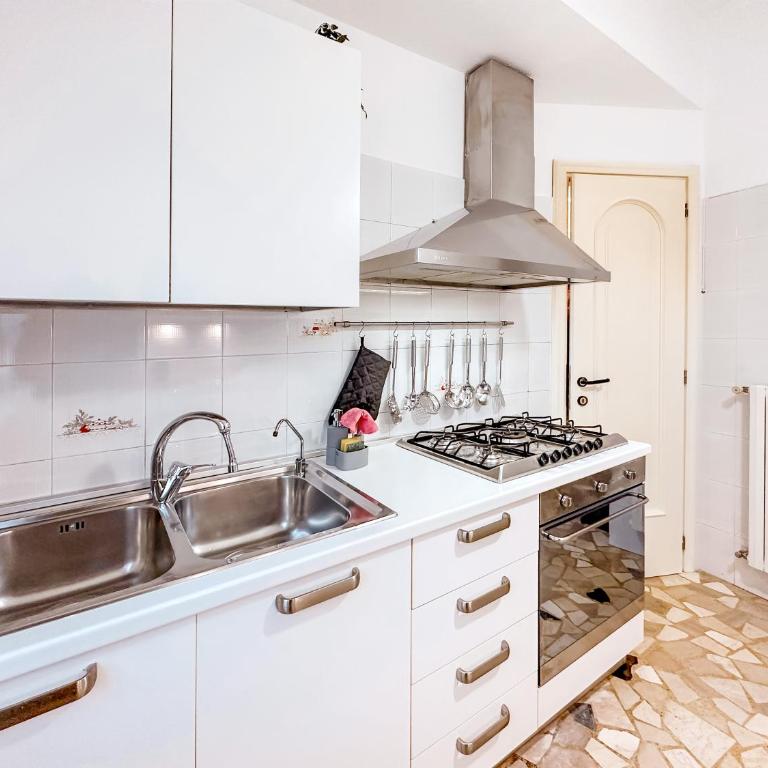 [ Private Parking ] A due passi dalla stazione - Appartamento con 2 Camere da Letto - 12