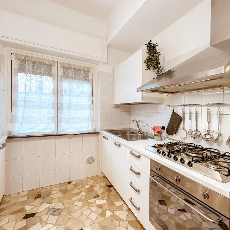 [ Private Parking ] A due passi dalla stazione - Appartamento con 2 Camere da Letto - 16