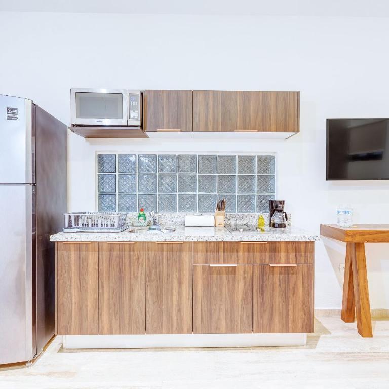 Chic Condotel with Roof Pool 10-Min Walk to Beach - Appartement - 14