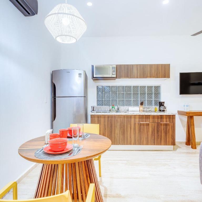 Chic Condotel with Roof Pool 10-Min Walk to Beach - Appartement - 11