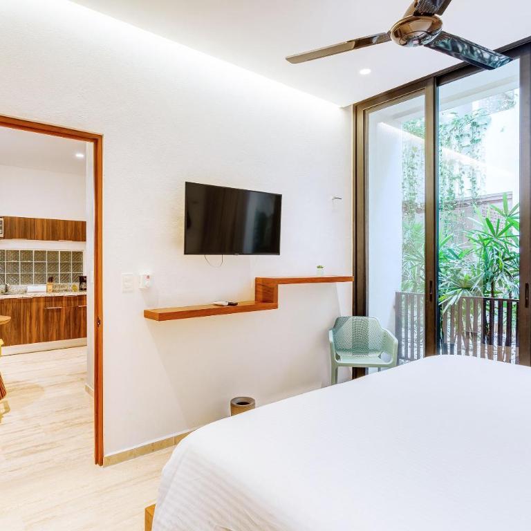 Chic Condotel with Roof Pool 10-Min Walk to Beach - Appartement - 7