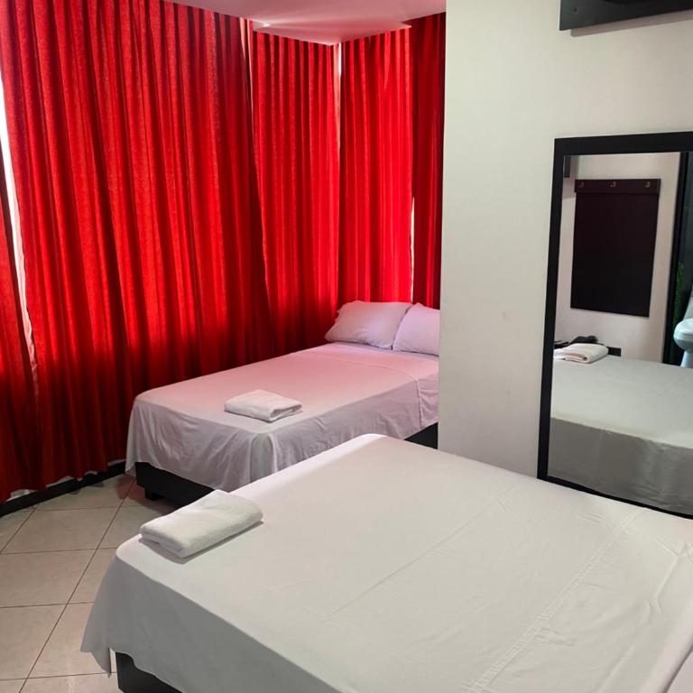 BRYSS HOTEL - Habitación Doble Deluxe (2 adultos + 1 niño) - 2