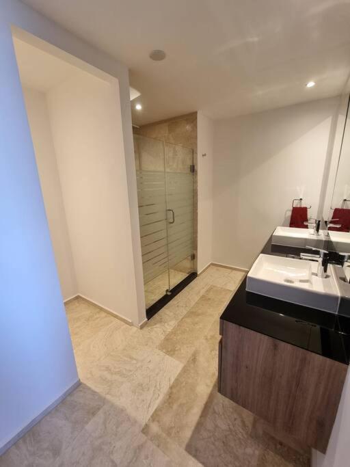 Hermoso apartamento por Andares con A/C - Two-Bedroom Apartment - 26