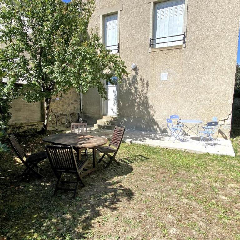 La maison Janisse - gîte en centre-ville avec jardin - Maison 4 Chambres - 31