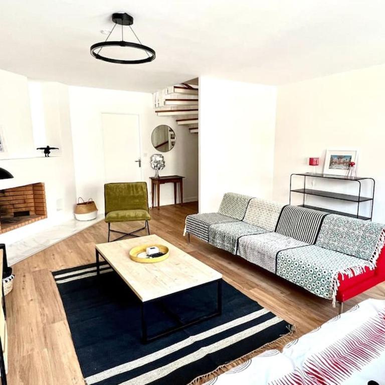 Superbe appartement avec parking - Apartment mit 2 Schlafzimmern - 1