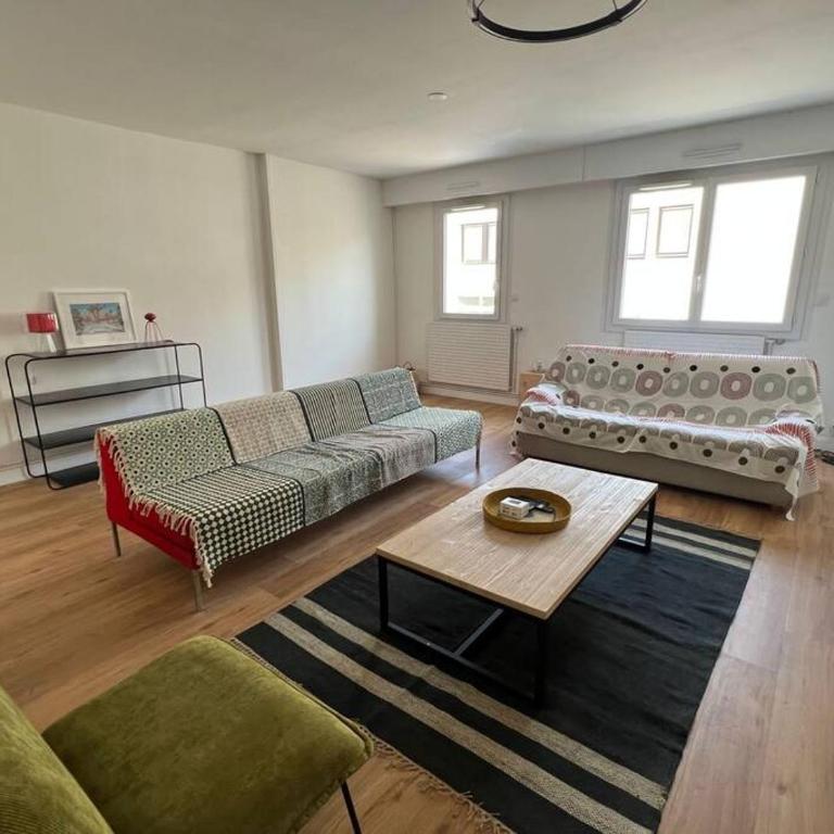 Superbe appartement avec parking - Apartment mit 2 Schlafzimmern - 2