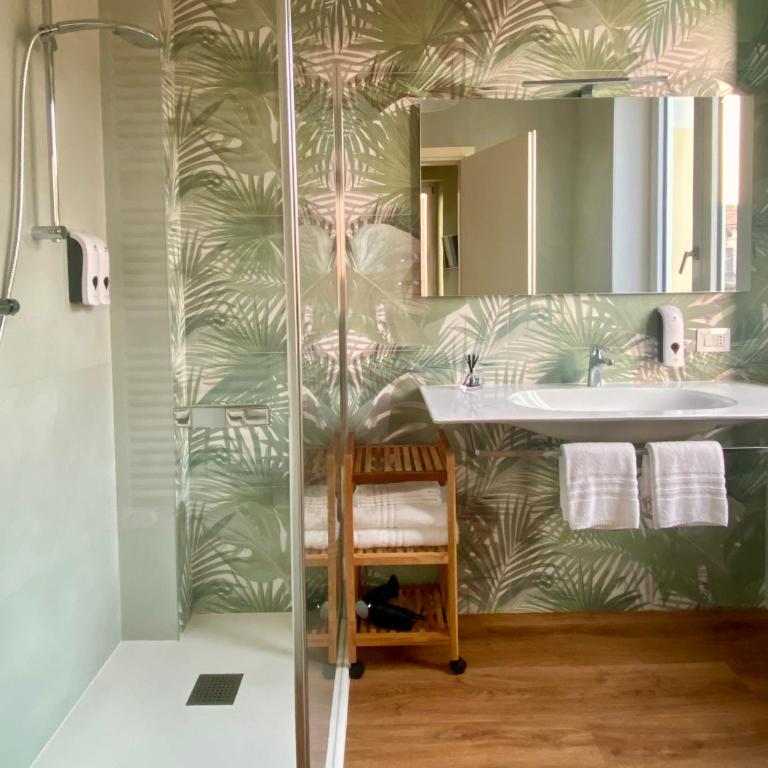 Domus 44 Rooms - Porta Nuova - Deluxe Double Room with Balcony - 5