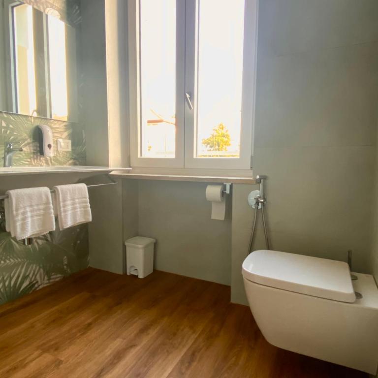 Domus 44 Rooms - Porta Nuova - Deluxe Double Room with Balcony - 6
