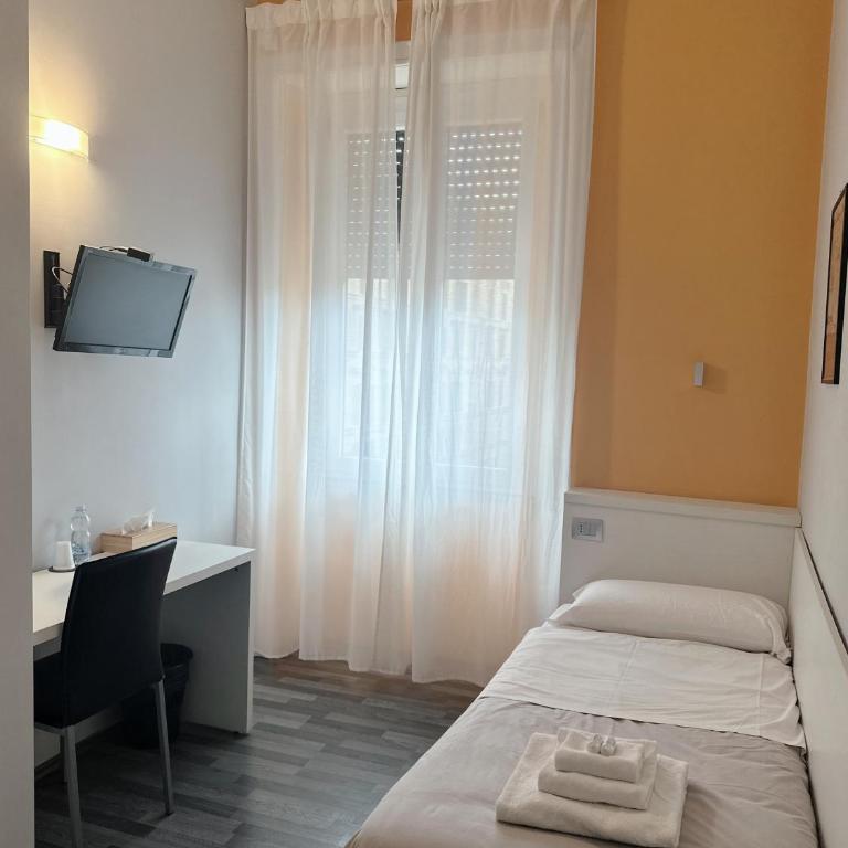 The Manzoni - Camera Singola con Bagno Privato Esterno - 1