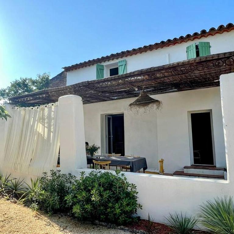 Grand Mas provençal, mer à 200m, parking privé fermé, piscine chauffée - Villa - 14