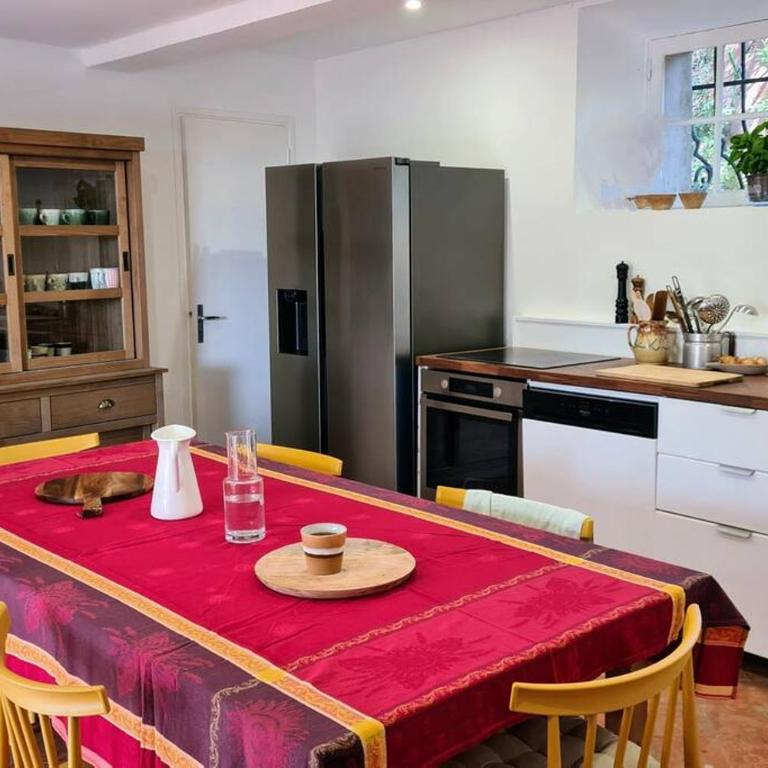 Grand Mas provençal, mer à 200m, parking privé fermé, piscine chauffée - Villa - 13