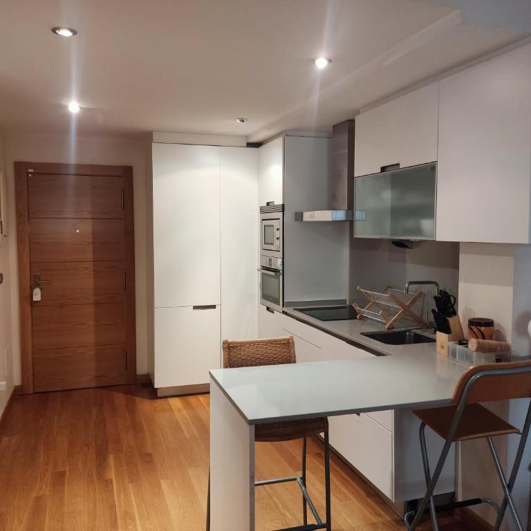 Pleno centro, 5 minutos Casco Vello, 400 metros estación AVE - Apartamento de 1 dormitorio - 38