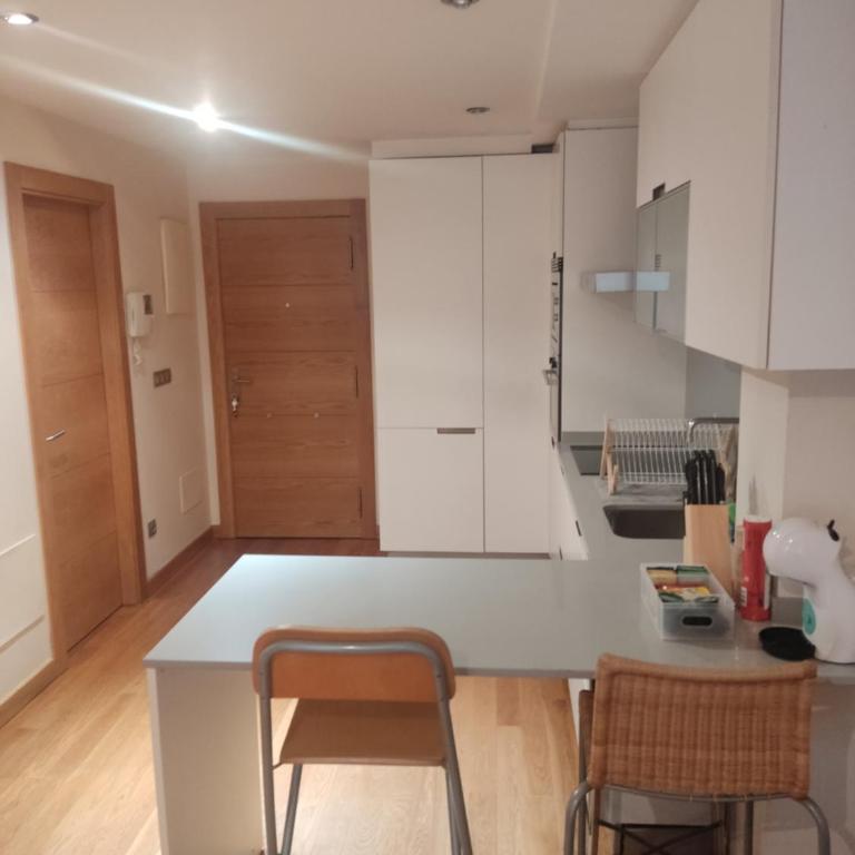 Pleno centro, 5 minutos Casco Vello, 400 metros estación AVE - Apartamento de 1 dormitorio - 36
