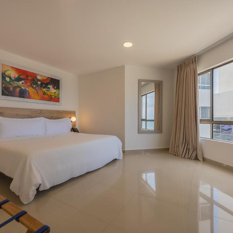 Hotel Regatta Cartagena - Queen Suite with Sea View - 2