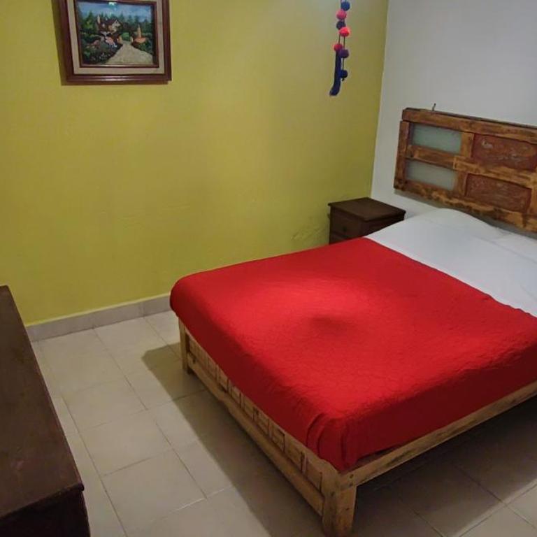 Hostal IKAL - Standard Double Room with Shared Bathroom - 1