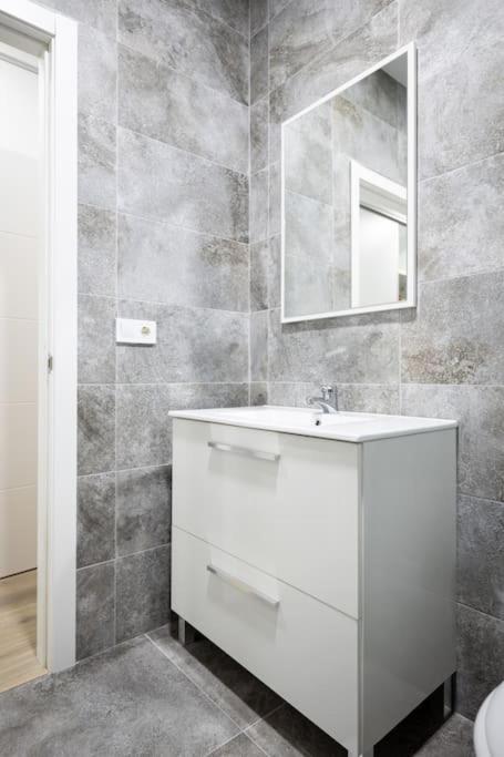 Amplio apto 2 hab a 20min de Puerta del Sol - Apartamento de 1 dormitorio - 6