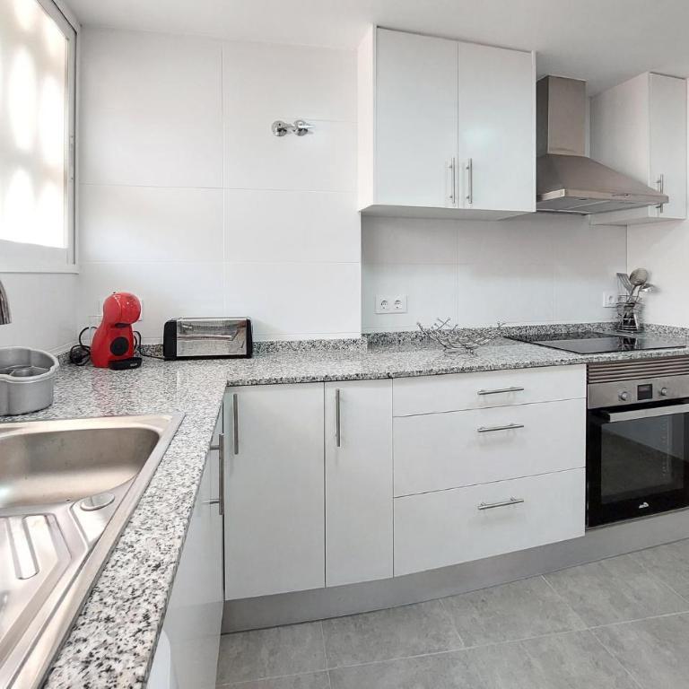 Gorgeous Apartment In Grau I Platja With Wifi - Apartamento de 3 dormitorios - 6