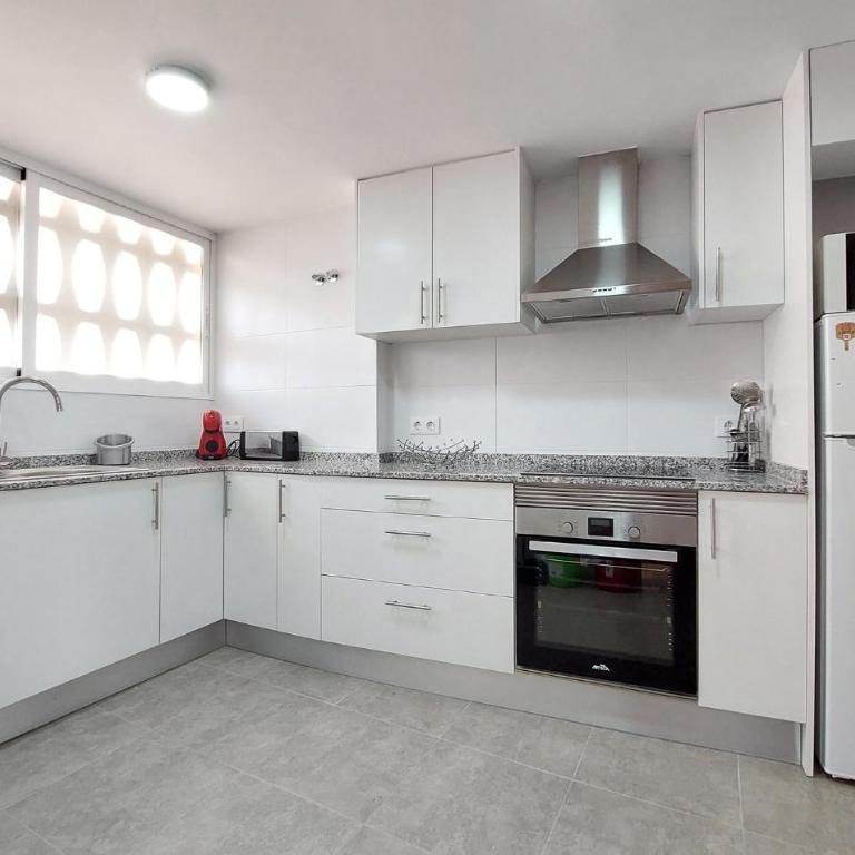 Gorgeous Apartment In Grau I Platja With Wifi - Apartamento de 3 dormitorios - 7