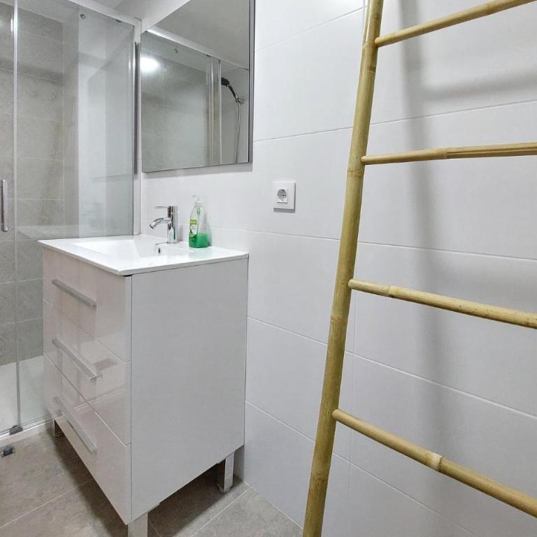 Gorgeous Apartment In Grau I Platja With Wifi - Apartamento de 3 dormitorios - 18