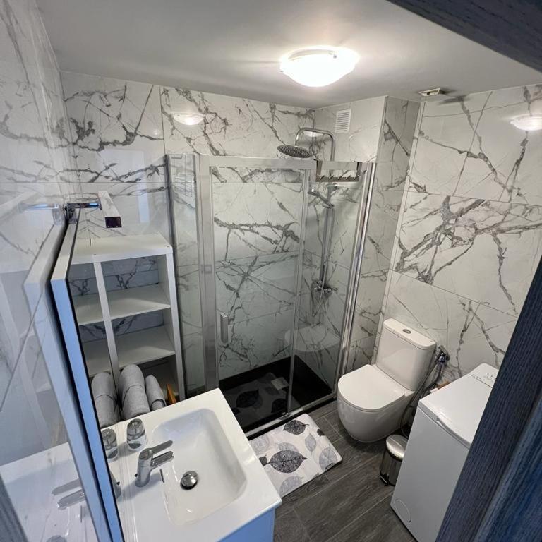 Mr Jumbo - Two-Bedroom Apartment - 5