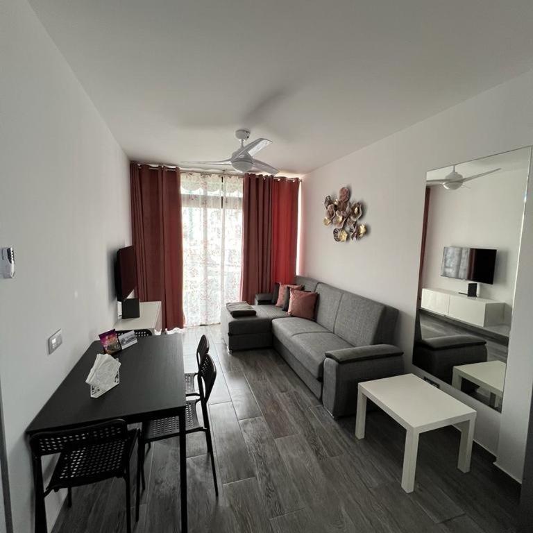Mr Jumbo - Two-Bedroom Apartment - 8