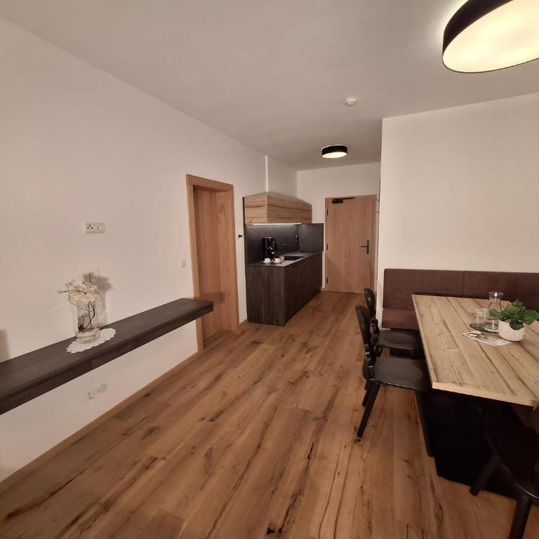 Alpenspitz Appartements - Garni - B&B - Apartment with Mountain View - 11
