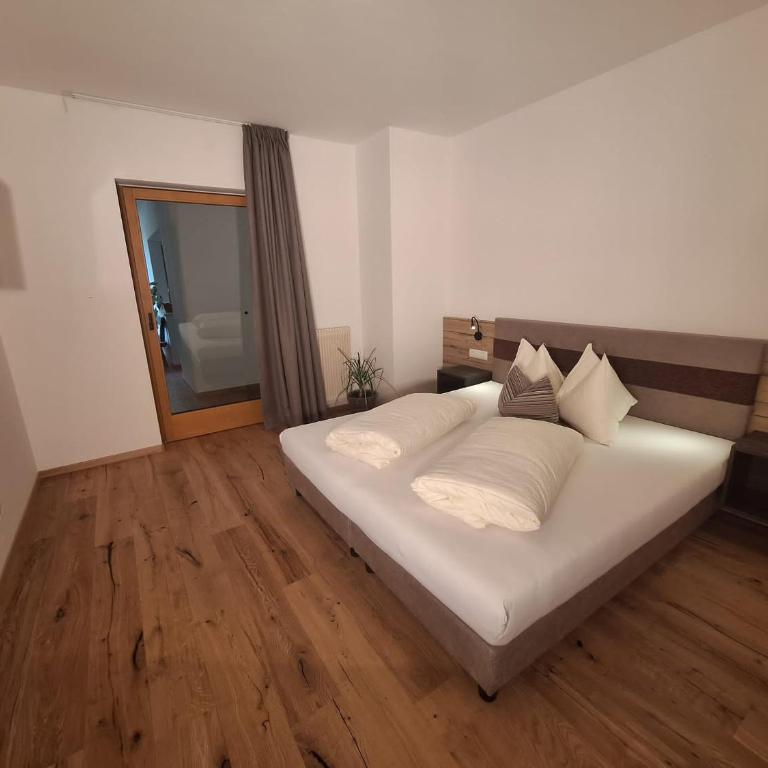 Alpenspitz Appartements - Garni - B&B - Apartment with Mountain View - 10