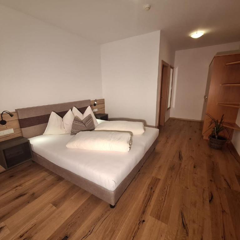 Alpenspitz Appartements - Garni - B&B - Apartment with Mountain View - 8