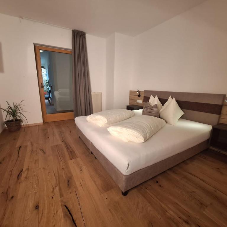 Alpenspitz Appartements - Garni - B&B - Apartment with Mountain View - 4