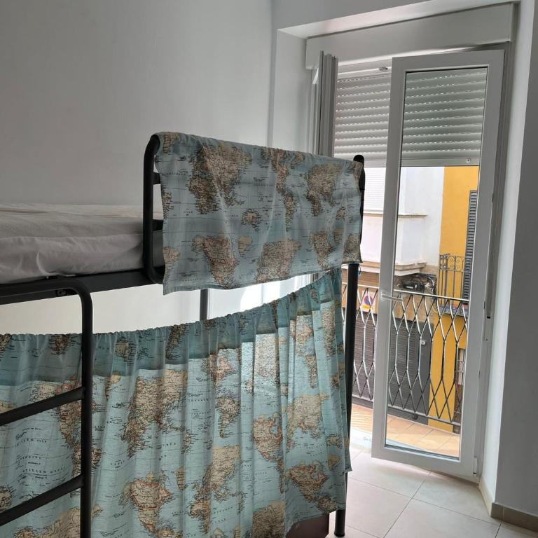 Hostel A2C - Cama en habitación compartida mixta de 8 camas - 4