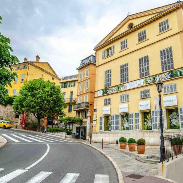 Joli studio au coeur de Grasse - Parking inclus - Appartement 1 Chambre - 8