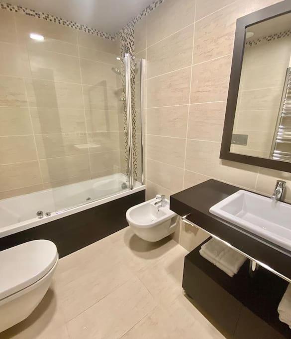 Piso de lujo con piscina y gym, a 2min de la playa - Apartamento de 1 dormitorio - 9